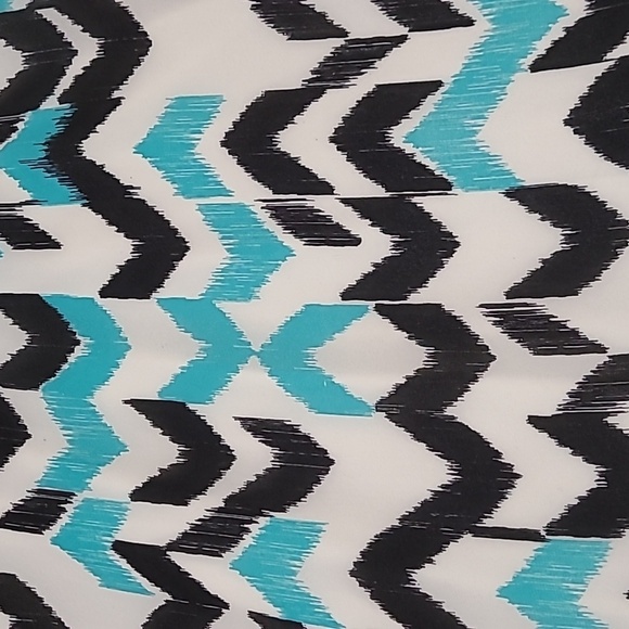 RUE 21 SLEEVELESS CHEVRON PRINT CASUAL DRESS - Picture 4 of 10